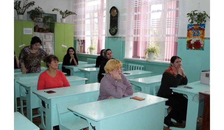Родители кизлярских старшеклассников сдают ЕГЭ по истории
