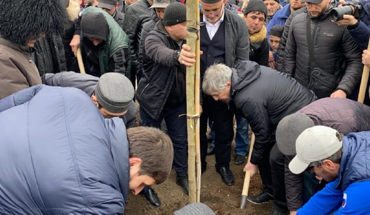 Делегация из Дербента посетила Духовный центр