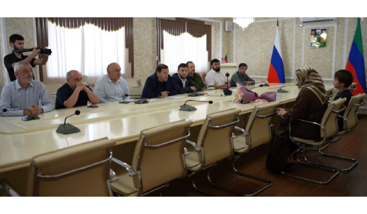 Медаль Суворова передали семье погибшего участника СВО Саида Абдурашидова из Хасавюрта
