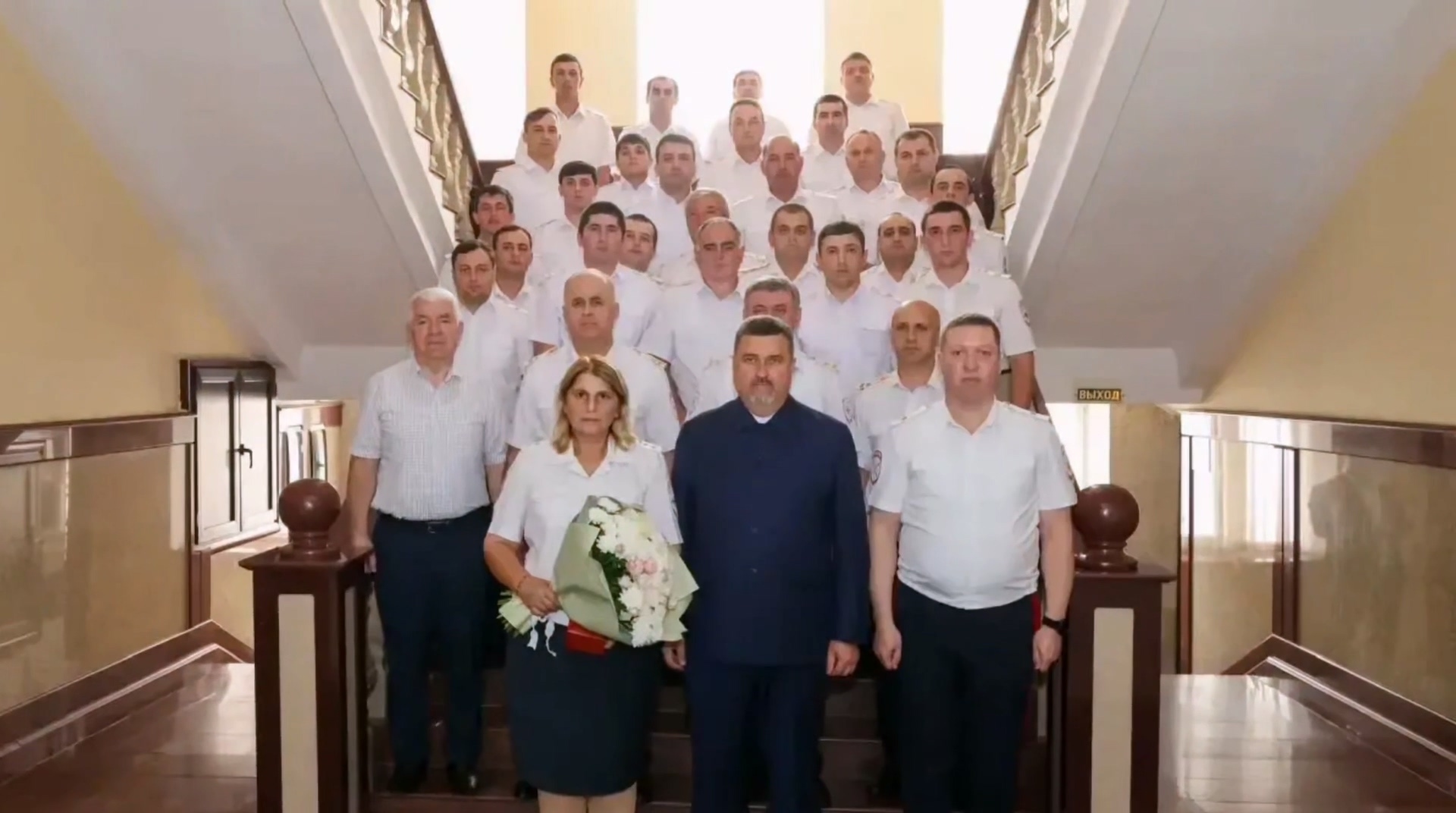 Фёдор Щукин наградил отличившихся сотрудников патрульно-постовой службы