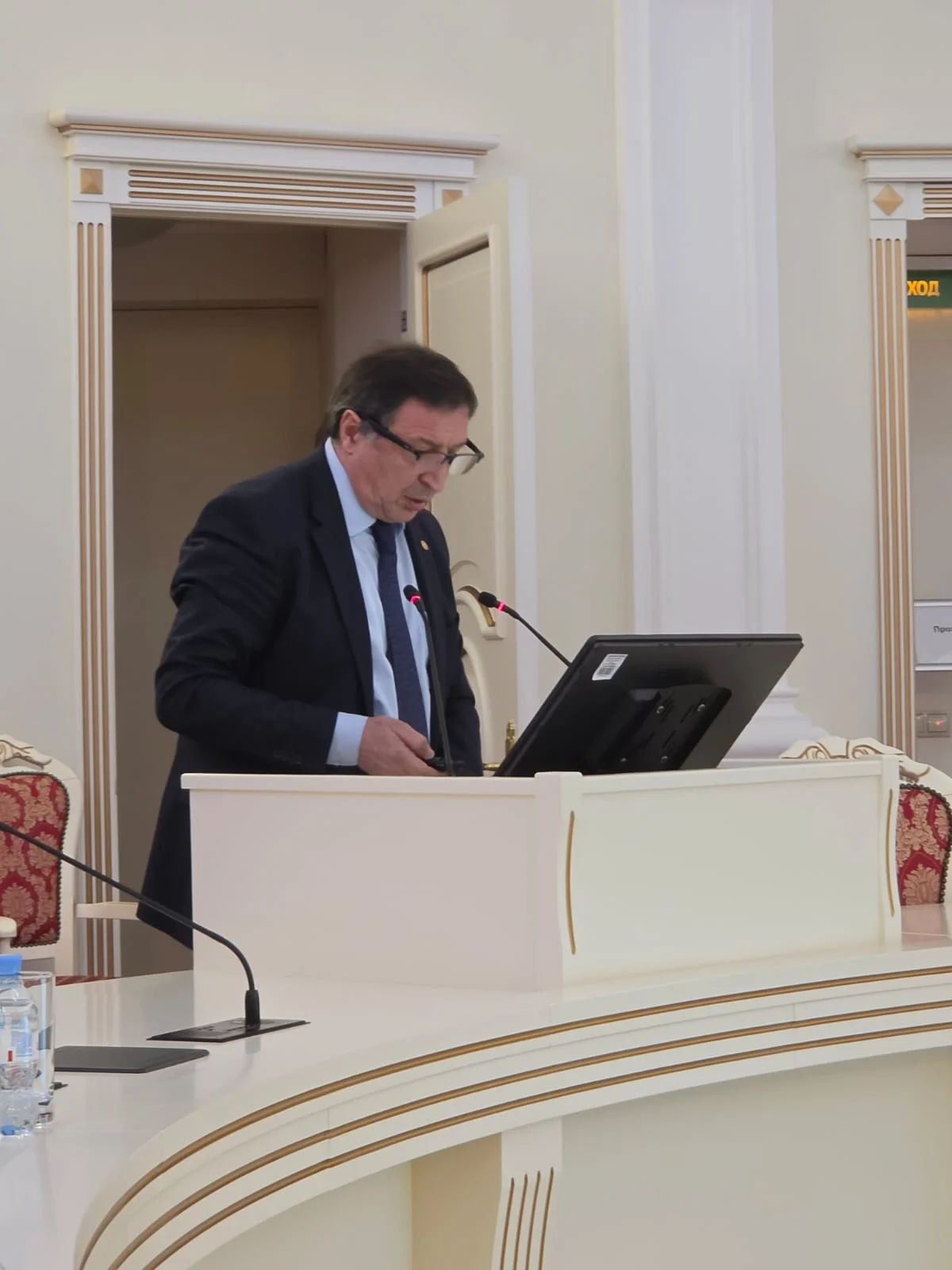 Ректор ДГУ представил программу создания первого на Каспии российского карбонового полигона