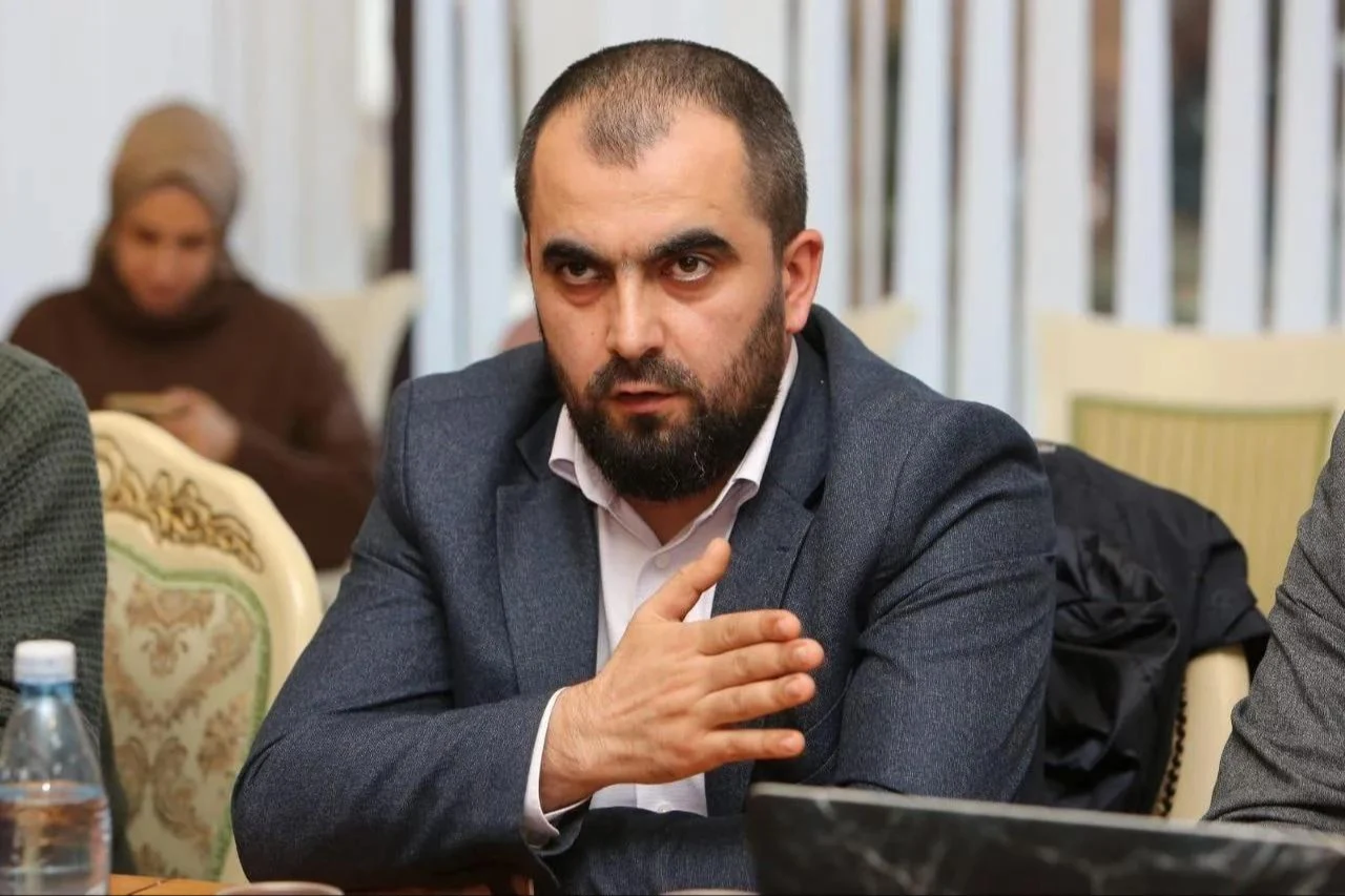 Председатель Дагестанского отделения СЖР поздравил с Днем языков народов России
