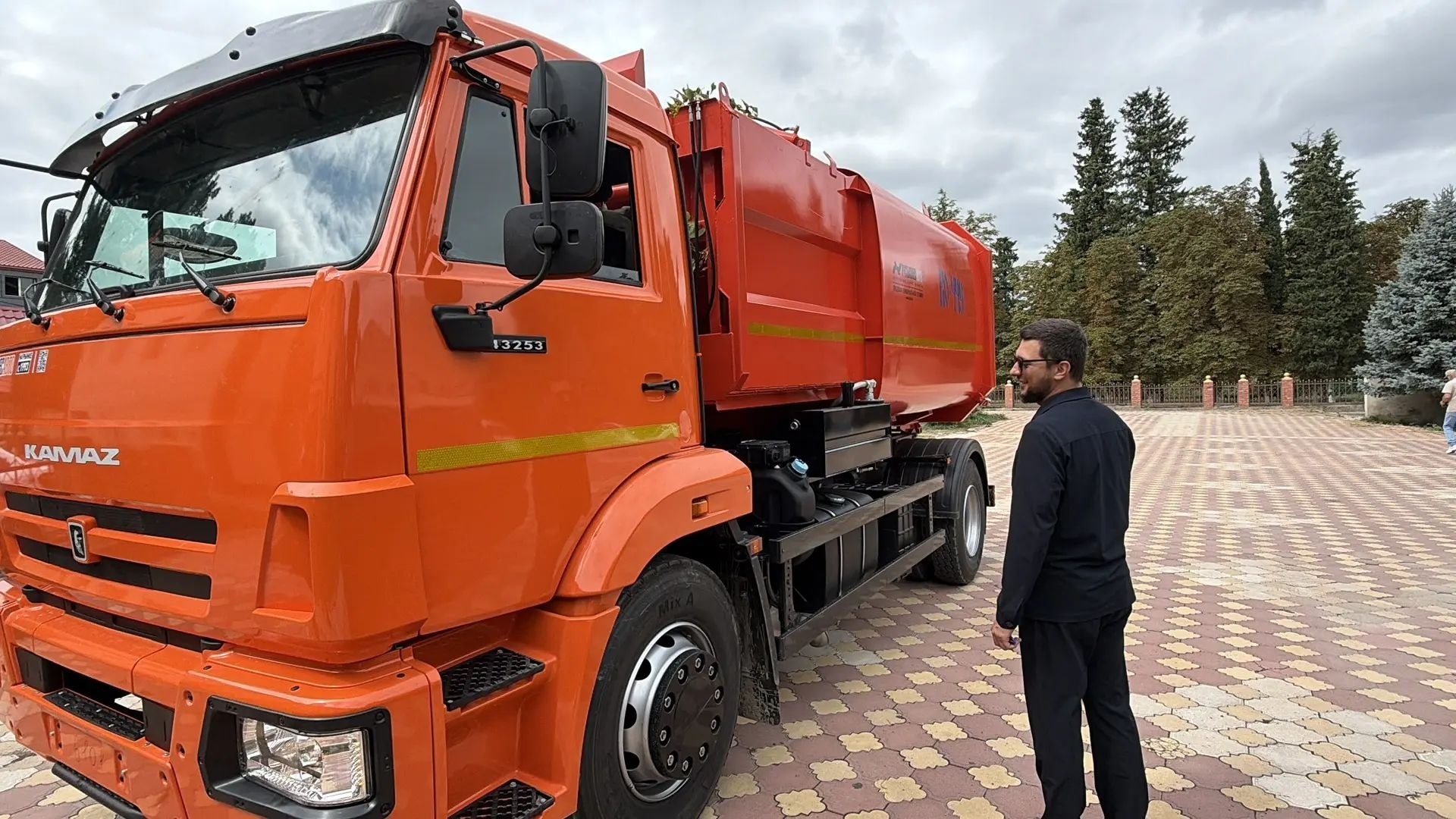 Автопарк ЖКХ Магарамкентского района пополнился новой единицей техники