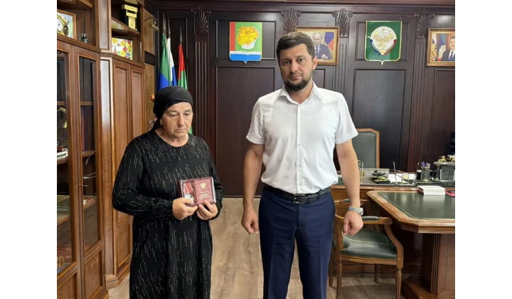 В Магарамкентском районе состоялось вручение государственных и ведомственных наград семьям погибших участников СВО