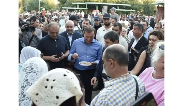 Заур Аскендеров посетил фестиваль плова в Дербенте