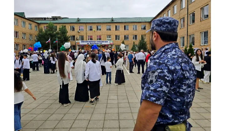 В Дагестане росгвардейцы обеспечили безопасность мероприятий ко Дню знаний