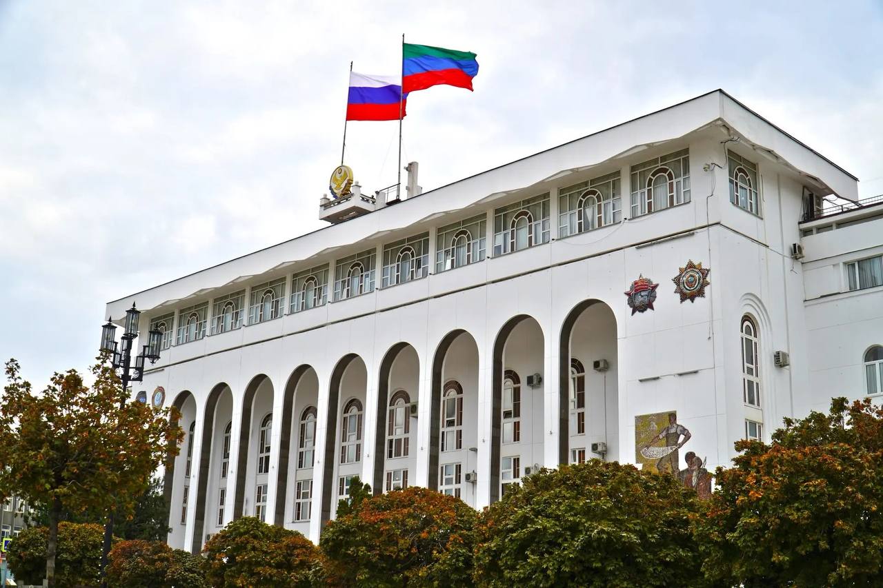 Обращение по установке памятника Нажмудину Самурскому в Махачкале