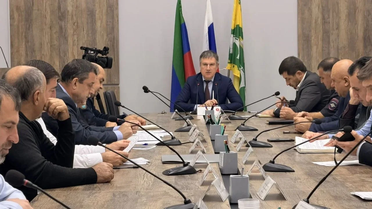 Глава Сулейман-Стальского района провел заседание Межведомственной комиссии
