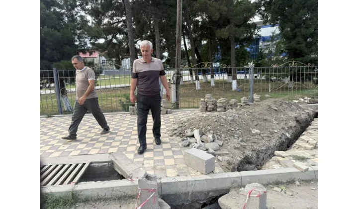 В Магарамкентском районе решают проблему подтопления площадки в райцентре
