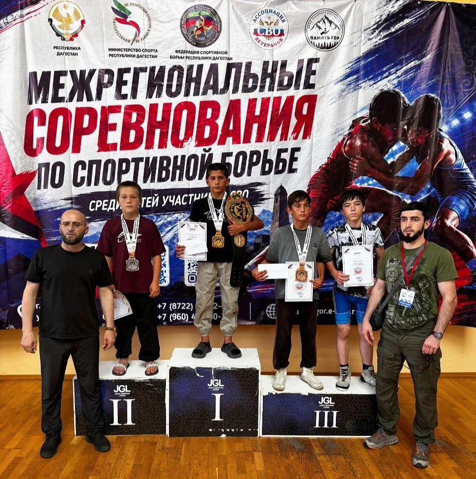 Юные спортсмены из разных уголков России собрались в Каспийске