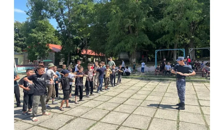 «Каникулы с Росгвардией» прошли в Буйнакском районе Дагестана