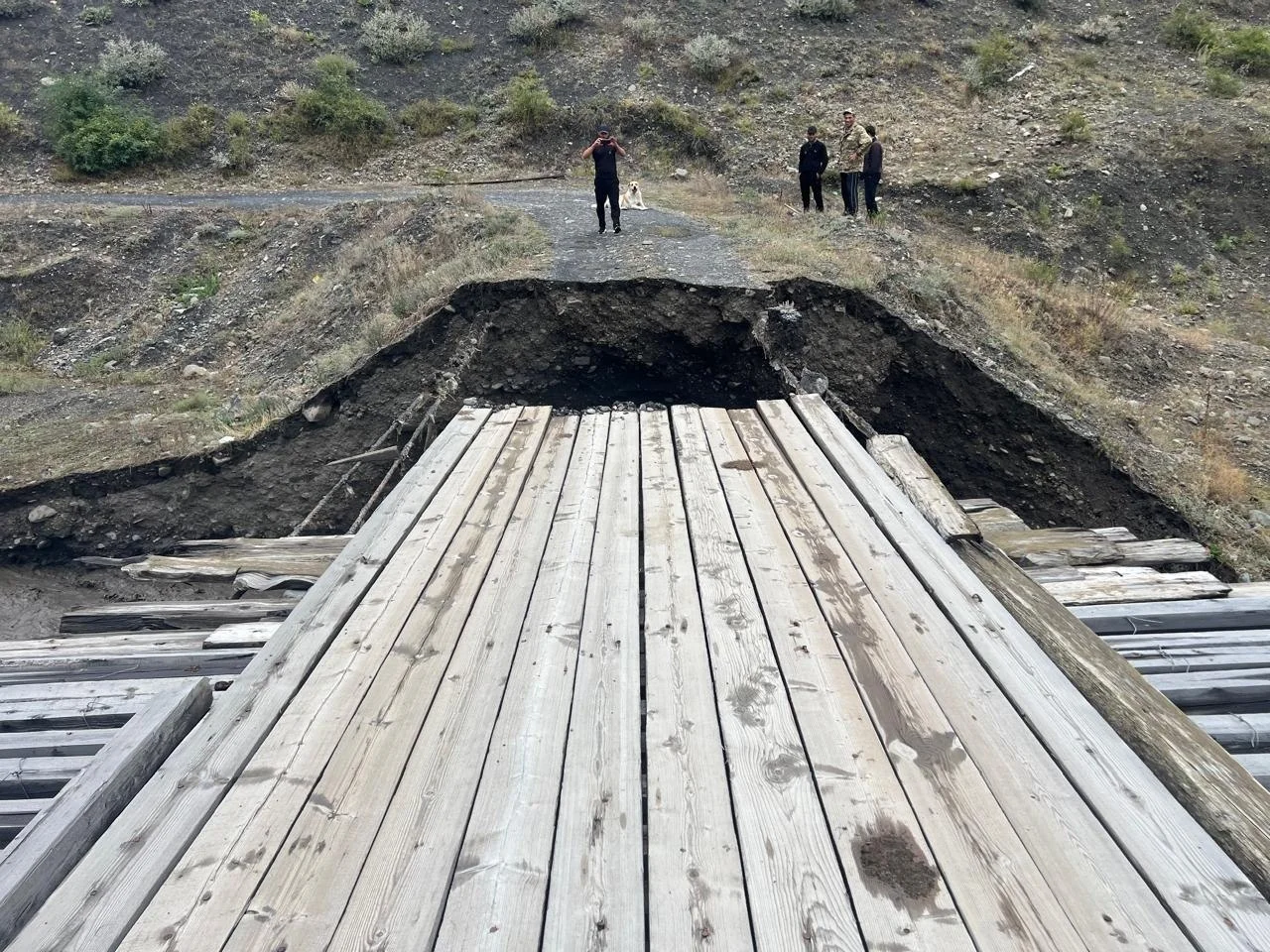 Непогода в Юждаге: отключения света, размыв дорог и оперативное восстановление