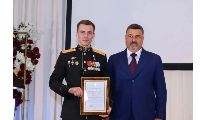 Фёдор Щукин вручил Благодарность Главы Республики Дагестан Владиславу Головину