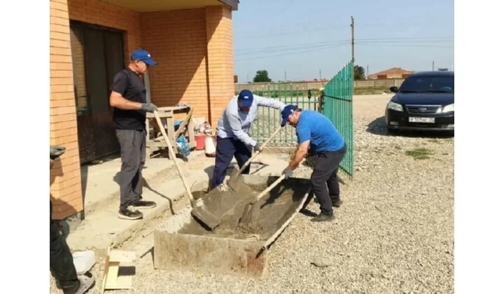 Волонтеры лагеря Единой России "Дагестанский Рубеж" приступили к восстановительным работам в Хасавюртовском районе