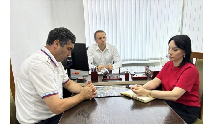 Миннац Дагестана провел беседы по правовой адаптации иностранных граждан в Южно-Сухокумске и Тарумовском районе