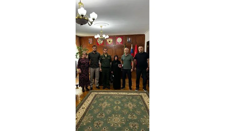 Глава Ахтынского района провел церемонию вручения ордена Мужества