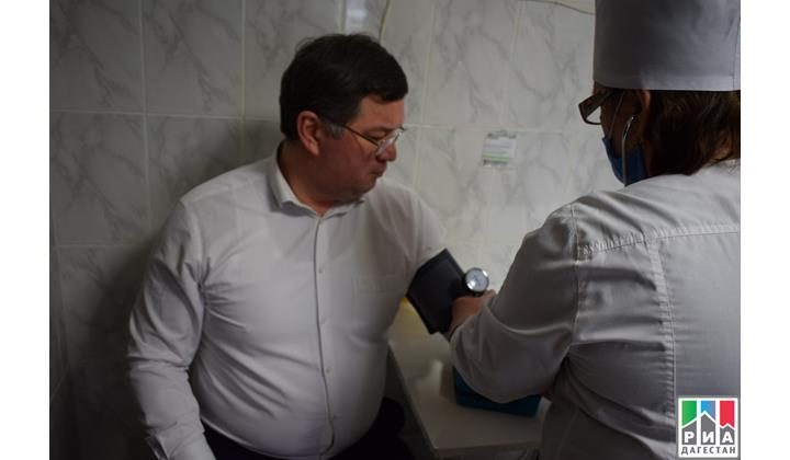 Второй компонент вакцины получил глава Карабудахкентского района