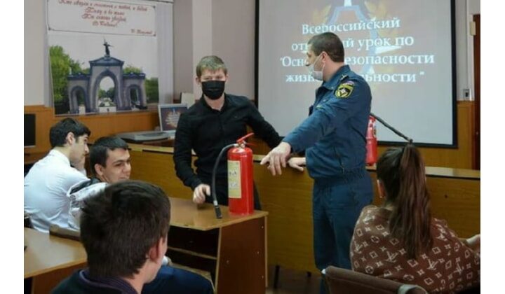 Тренировочную эвакуацию провели в одном из колледжей Кизляра
