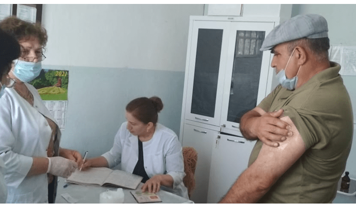 В Сулейман-Стальском районе прошла антиковидная вакцинация