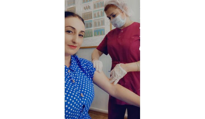 Пресс-секретарь ЦГБ Кизляра привилась от ковид