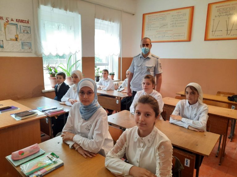 Тарумовские полицейские провели памятные мероприятия, приуроченные к Дню солидарности в борьбе с терроризмом