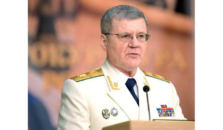Полпред Юрий Чайка прошел ревакцинацию от коронавируса