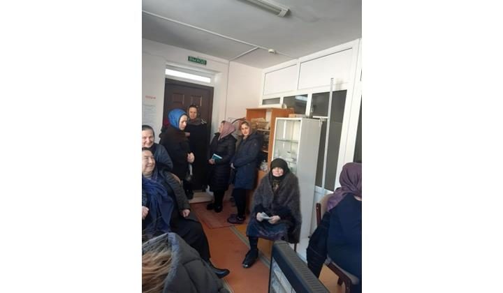 Выездные бригады врачей в Акушинском районе вакцинируют население