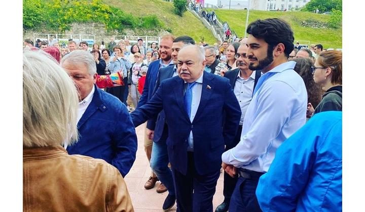 Вице-премьер Нариман Абдулмуталибов принял участие в эногастрономической ярмарке «Виноград» в Пскове