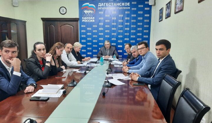«Единая Россия» и Минпросвещения проработают вопрос включения в программу капремонта школ благоустройство территорий