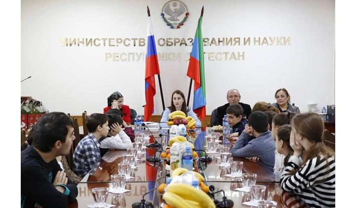 Награждение лауреатов Международной выставки детского рисунка прошло в Дагестане