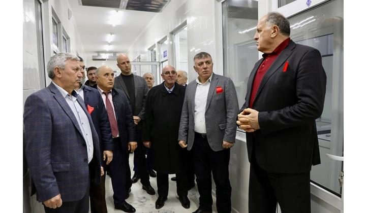 Абдулмуслим Абдулмуслимов открыл новую ветеринарную лабораторию в Бабаюрте
