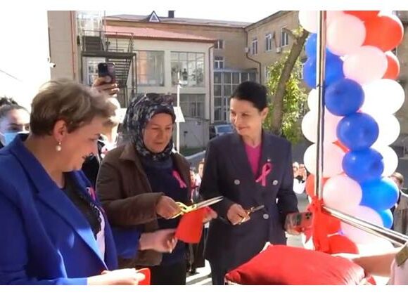 Елена Ельникова приняла участие в открытии нового отделения реабилитации в Республиканском онкоцентре