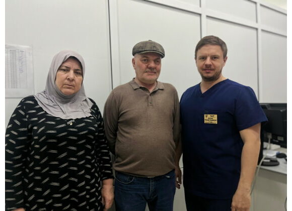Медики кизлярского центра ЛФК Нейрон прониклись историей семьи погибшего участника СВО Арсена Сулейманова