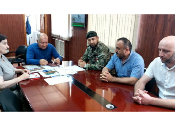 Замир Азизов провел встречу с участником СВО