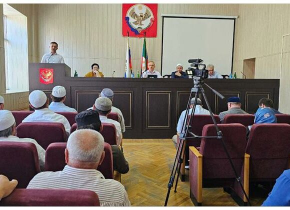 В Ботлихе прошла региональная конференция к 25-летию разгрома международных бандформирований