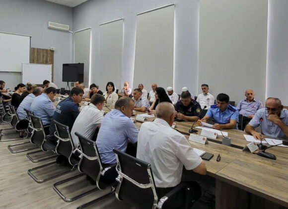 В Сулейман-Стальском районе проходит расширенное заседание Антитеррористической комиссии