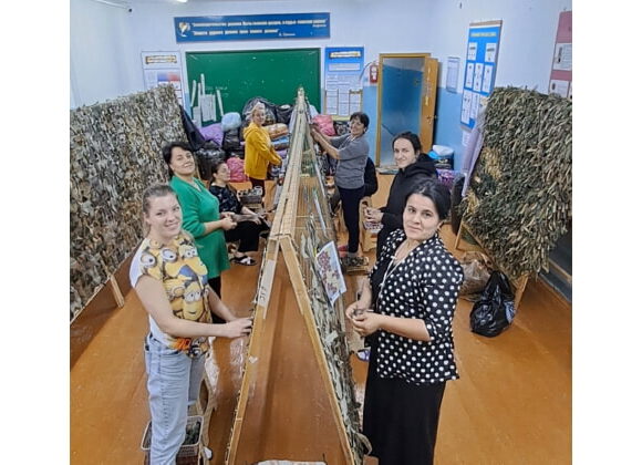 Тыловики Кизляра установили рекорд по плетению маскировочных сетей