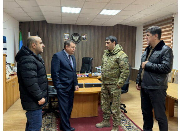 В мэрии Кизляра состоялась встреча Александра Шувалова с боевым генерал-майором