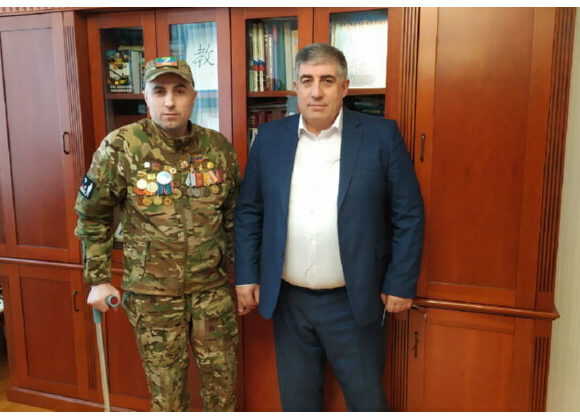 Нариман Асваров встретился с участником СВО Магомедом Гусейхановым