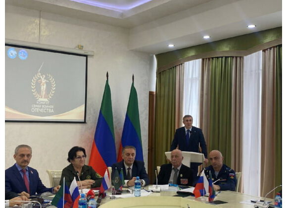 Более 1200 посылок с письмами детей отправил на передовую дагестанский Комитет семей воинов Отечества РФ в 2024 году