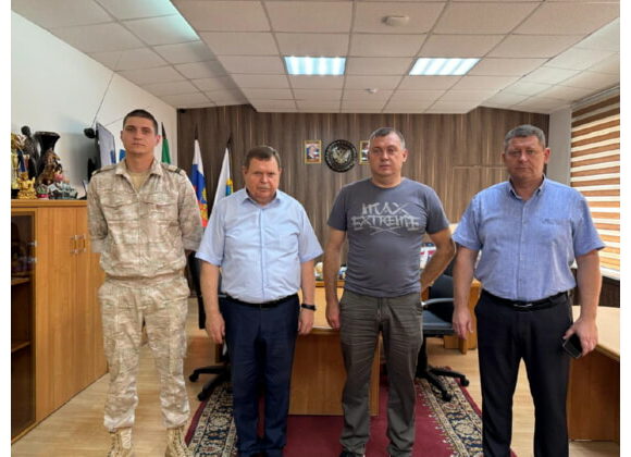 Мэр Кизляра пожелал добровольцу, который отправится на СВО, скорейшего возвращения с Победой