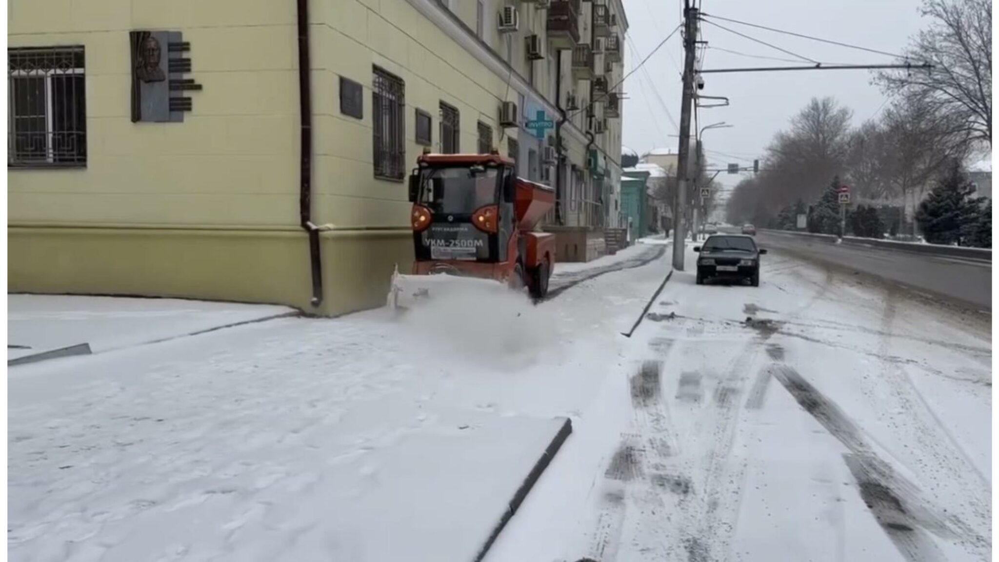 В Махачкале продолжаются работы по уборке снега