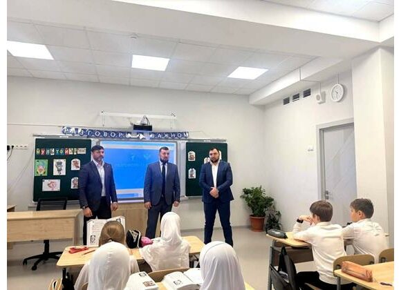 Депутат НС Дагестана Шамиль Омаров принял участие в проекте «Разговоры о важном»
