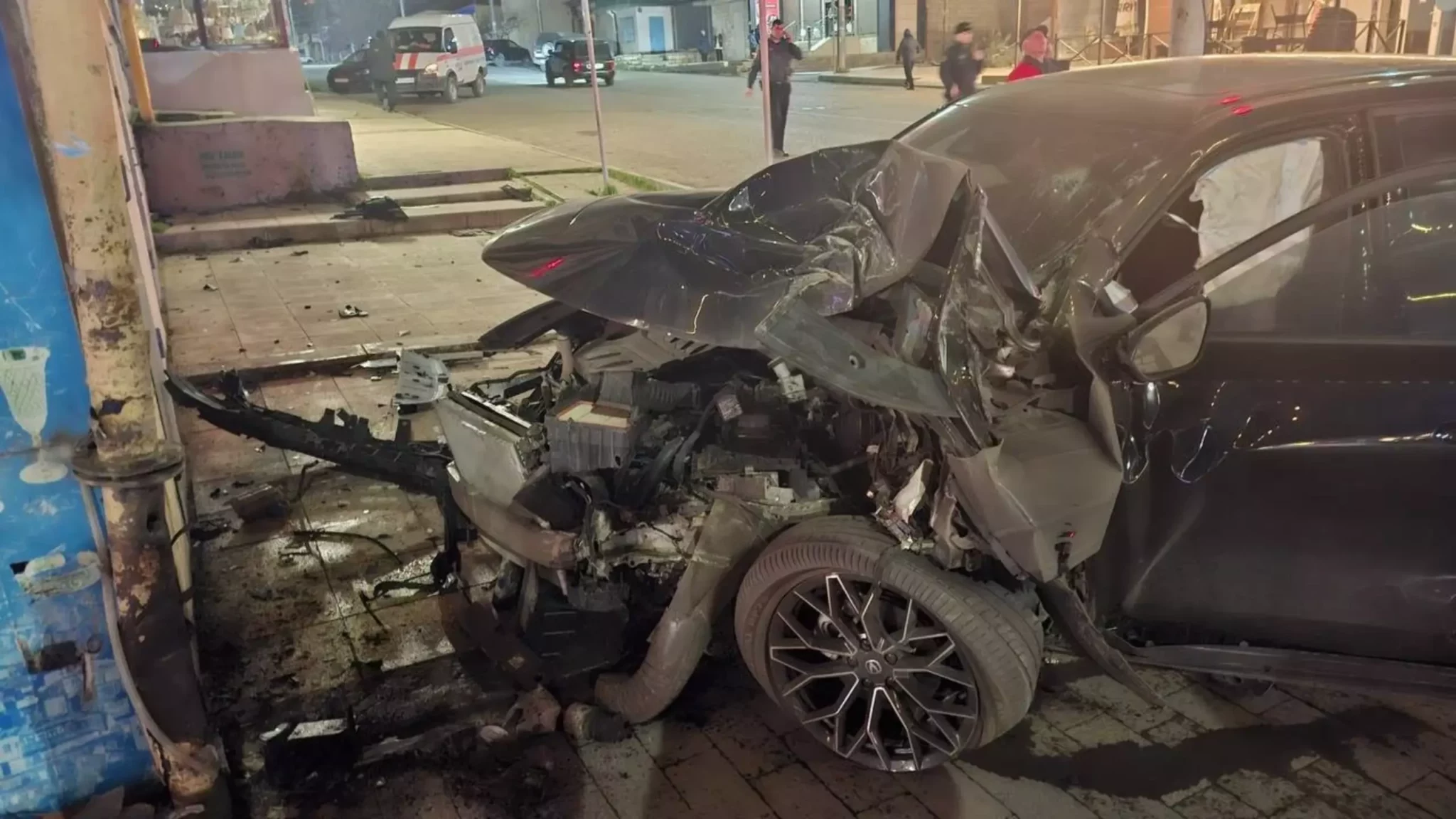 В Дербенте автомобиль повредил газопровод наездом