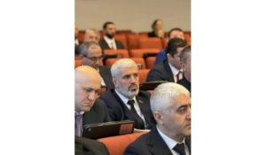 Заур Аскендеров поздравил депутата Алиасхаба Шабанова с возвращением из зоны СВО