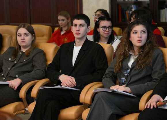 Помощник заместителя председателя ОП РД Руслан Мирзекеримов принял участие в заседании ФДОС