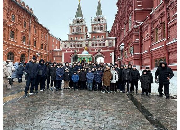Грандиозное благотворительное путешествие по Москве 32 школьников из Дагестана продолжается 