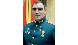 Председатель Народного Собрания РД Заур Аскендеров поздравил с днем рождения Героя РФ Энвера Набиева