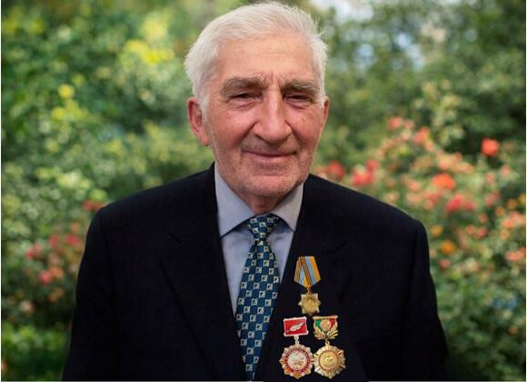Известному поэту из села Киче Саидмагомеду Гусейнову исполнилось 90 лет
