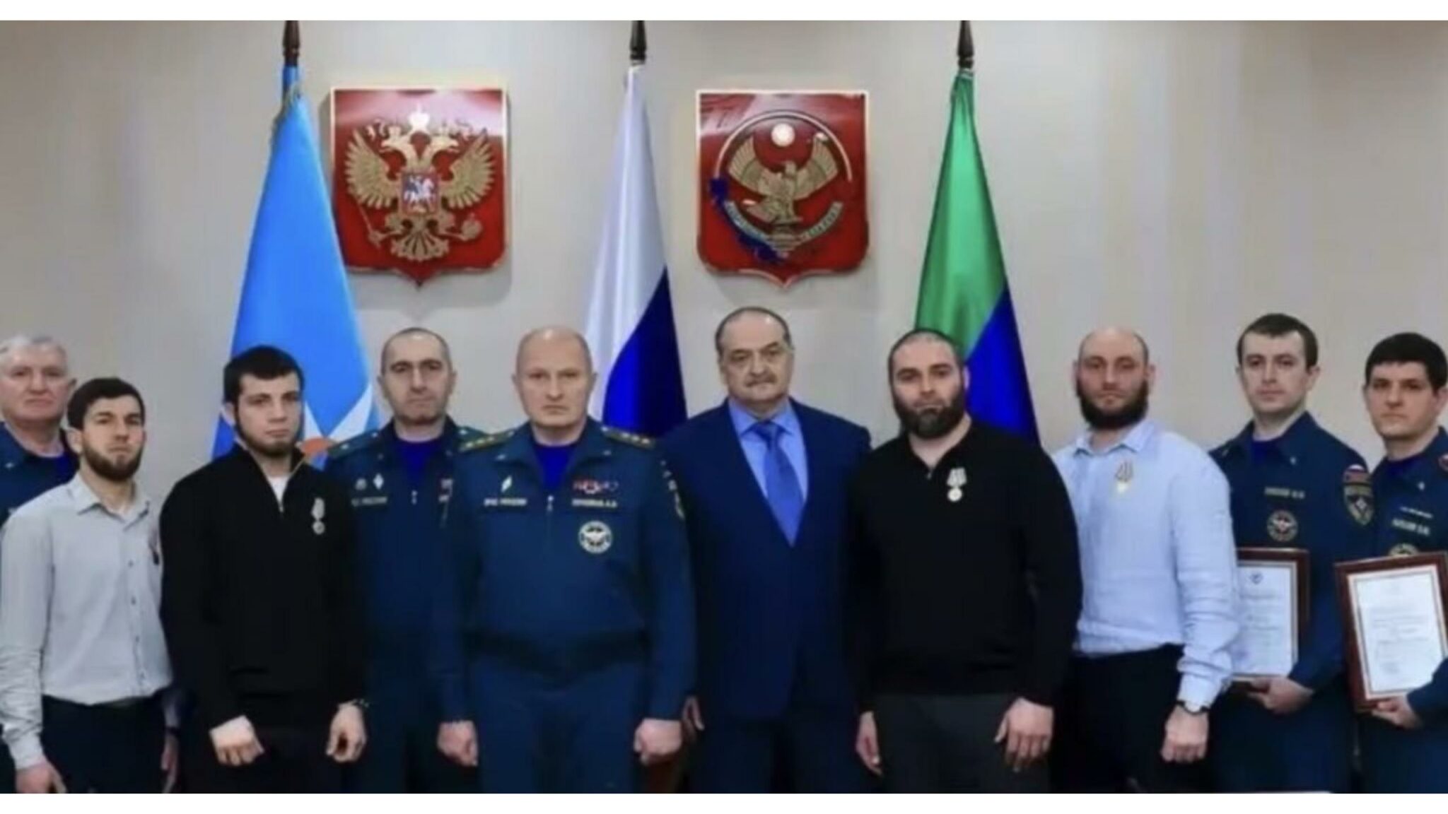 Меликов и Куренков удостоили дагестанских спасателей госнаград